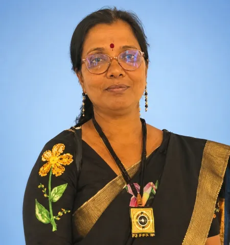 രശ്മി എസ്സ്