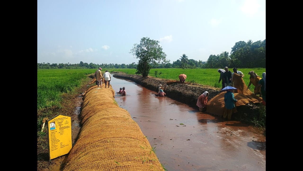 കയർ ഭൂ വസ്ത്രം