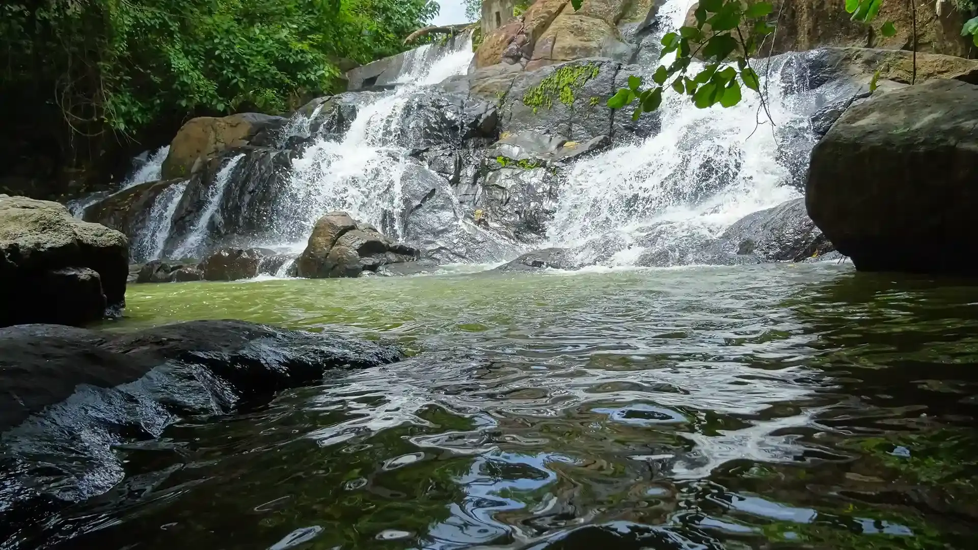 അരുവിക്കുഴി വെള്ളച്ചാട്ടം