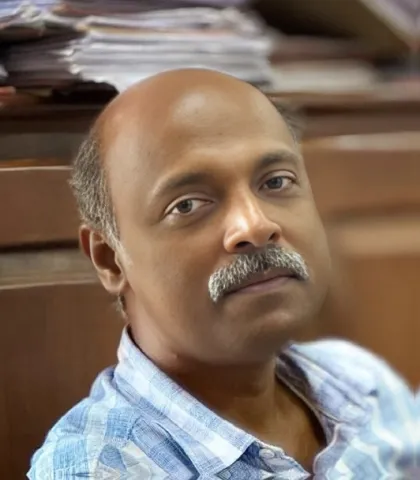 എറിക് ജെ സഖറിയാസ്