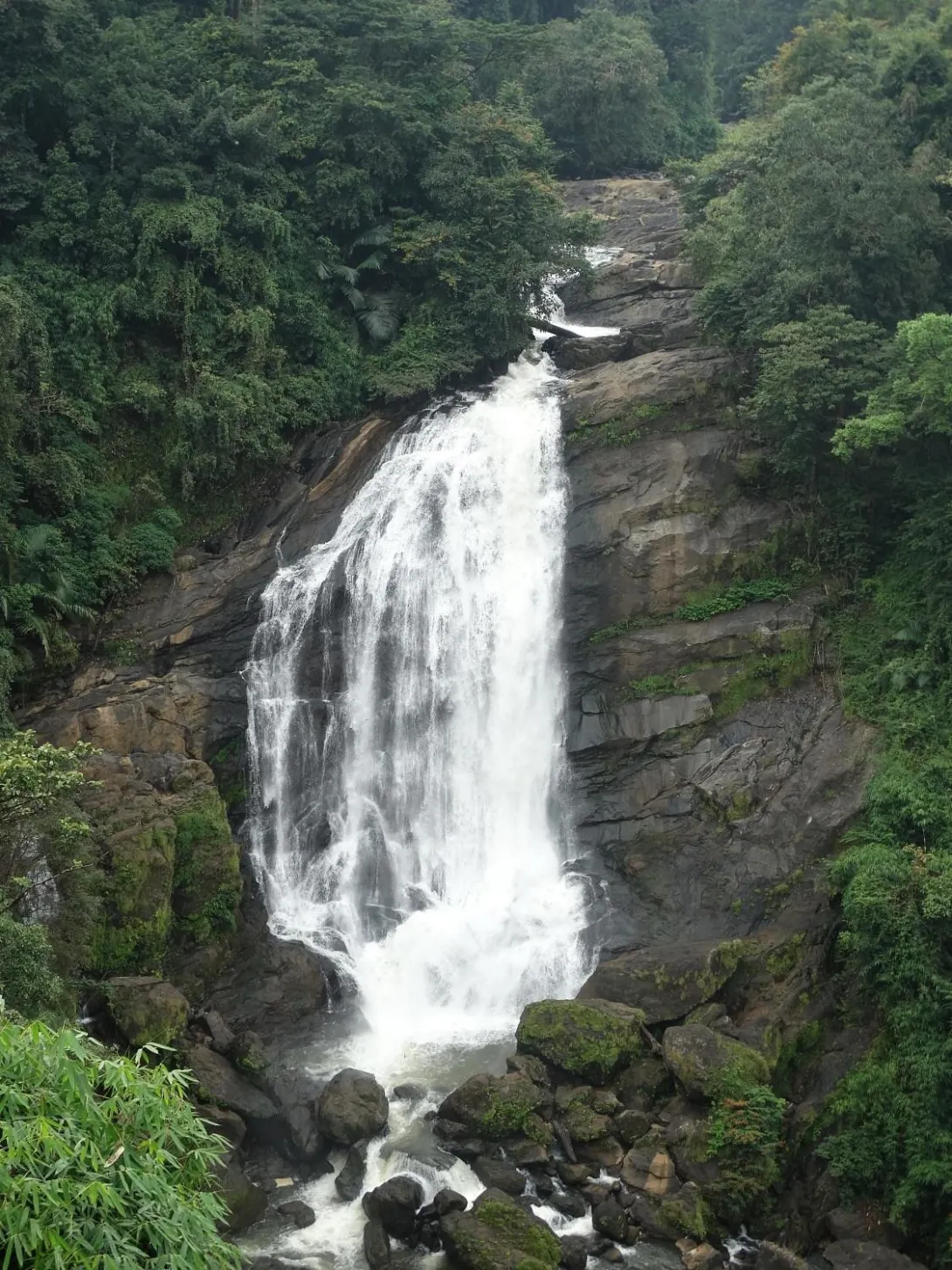 വാളറ വെള്ളച്ചാട്ടം