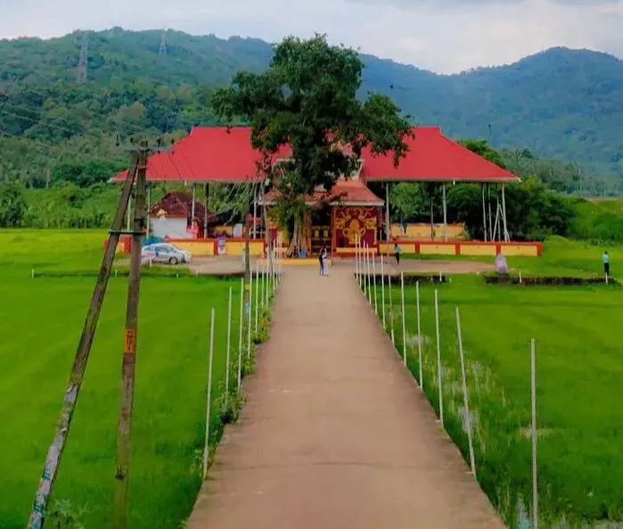 ഊത്രാളിക്കാവ് ക്ഷേത്രം
