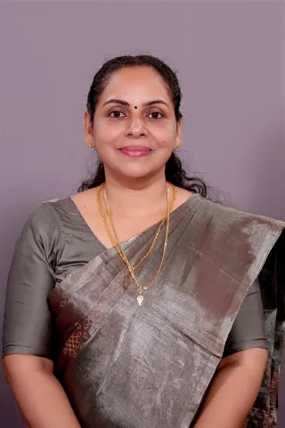 അഡ്വ . ലീന ജോസ് 