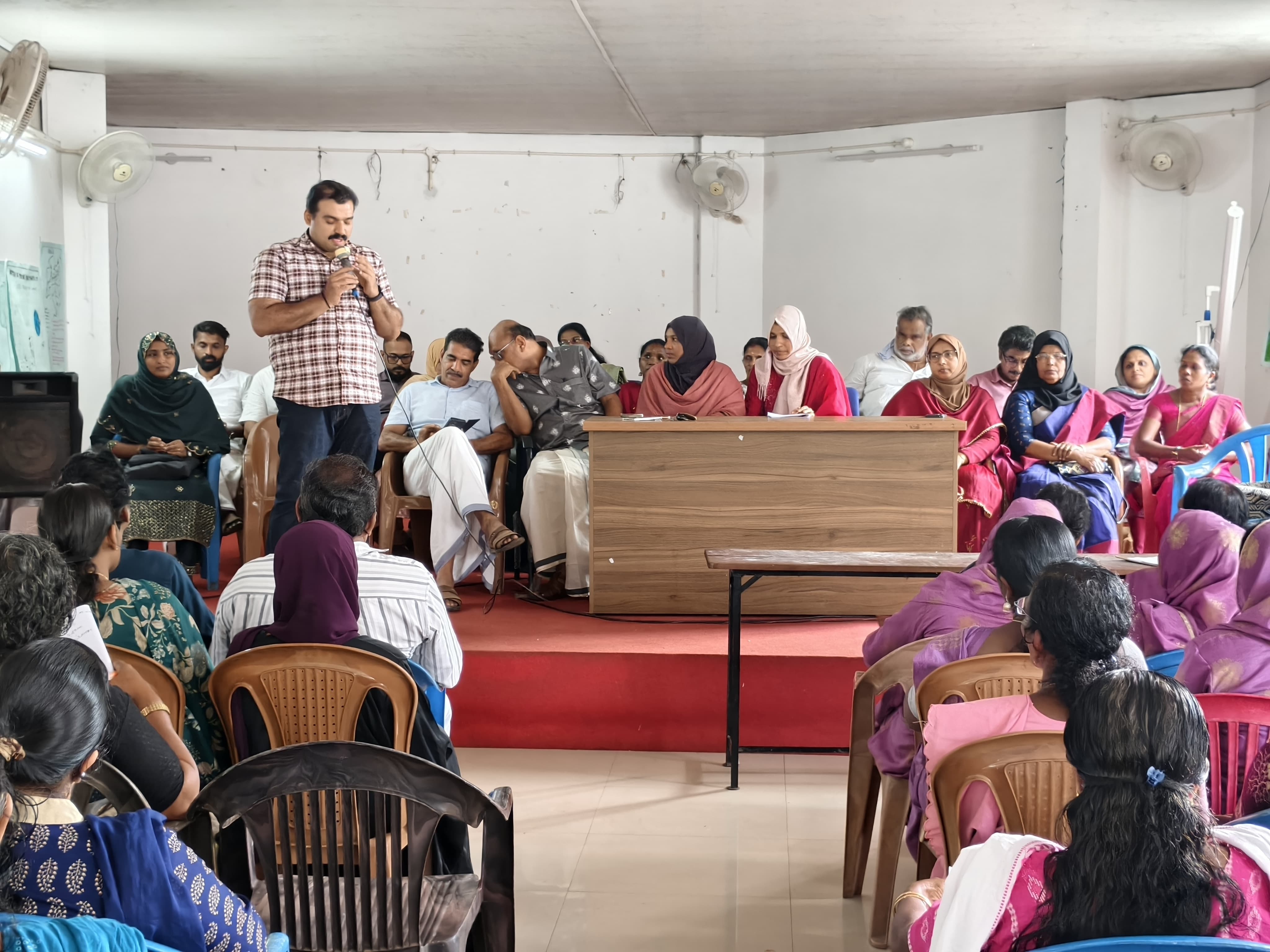 അനാമയ പദ്ധതിയെക്കുറിച്ച് മെഡിക്കൽ ഓഫീസർ ഡോ: സന്തോഷ് സംസാരിക്കുന്നു.