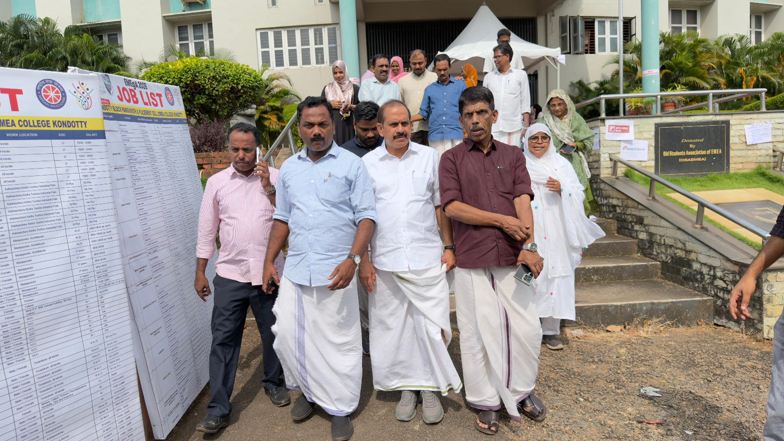 ടി.വി.ഇബ്രാഹിം എംഎൽഎ സന്ദർശിക്കുന്നു.