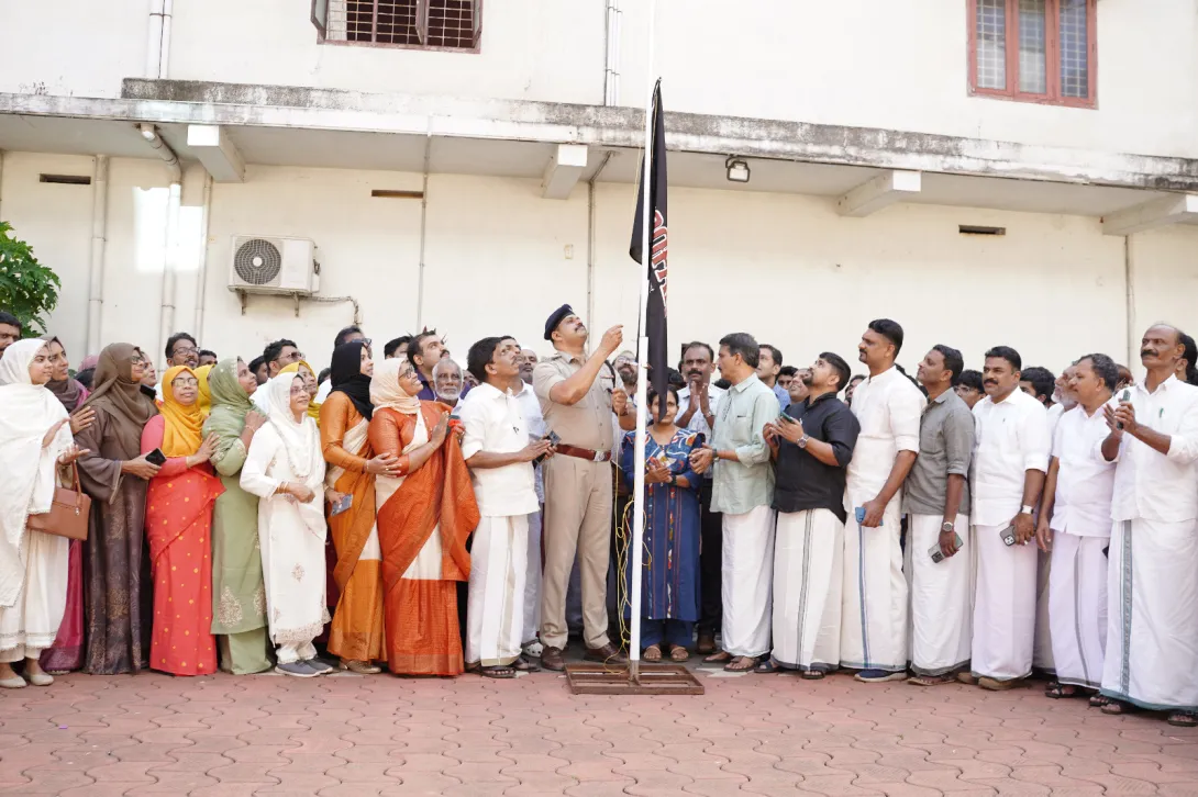 ഓപ്പറേഷൻ തൂഫാൻ 2. 0 ബ്ലോക്ക് പഞ്ചായത്ത് പതാക ഉയർത്തൽ