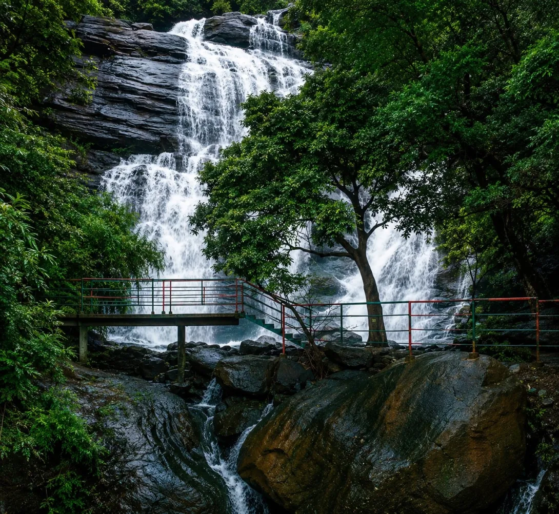 അളകാപുരി വെള്ളച്ചാട്ടം 