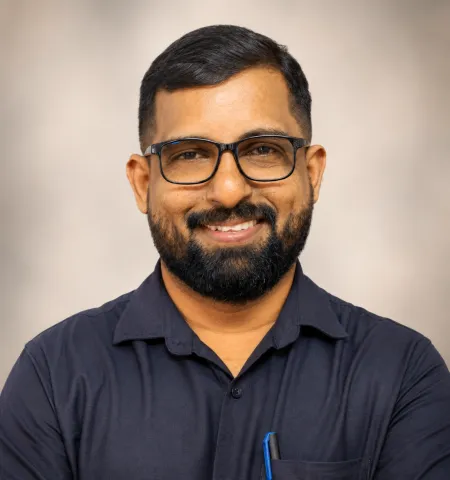 വിജേഷ് എം
