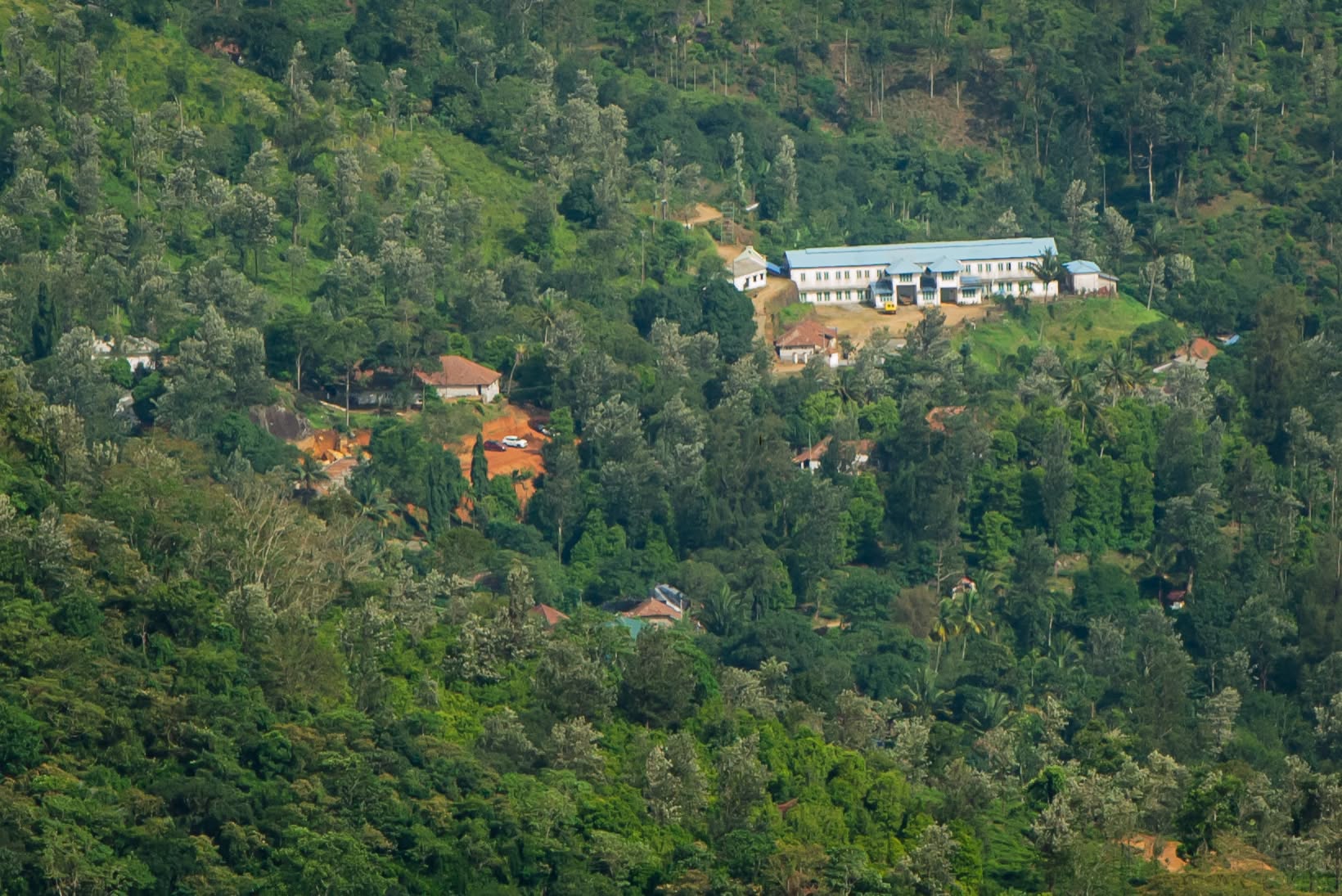 പൊന്മുടി വ്യൂ 
