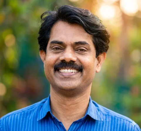 അഡ്വ.എഫ് സതീഷ് കുമാര്‍