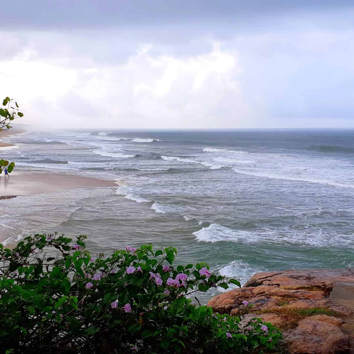 അടിമലത്തുറ ബീച്ച്