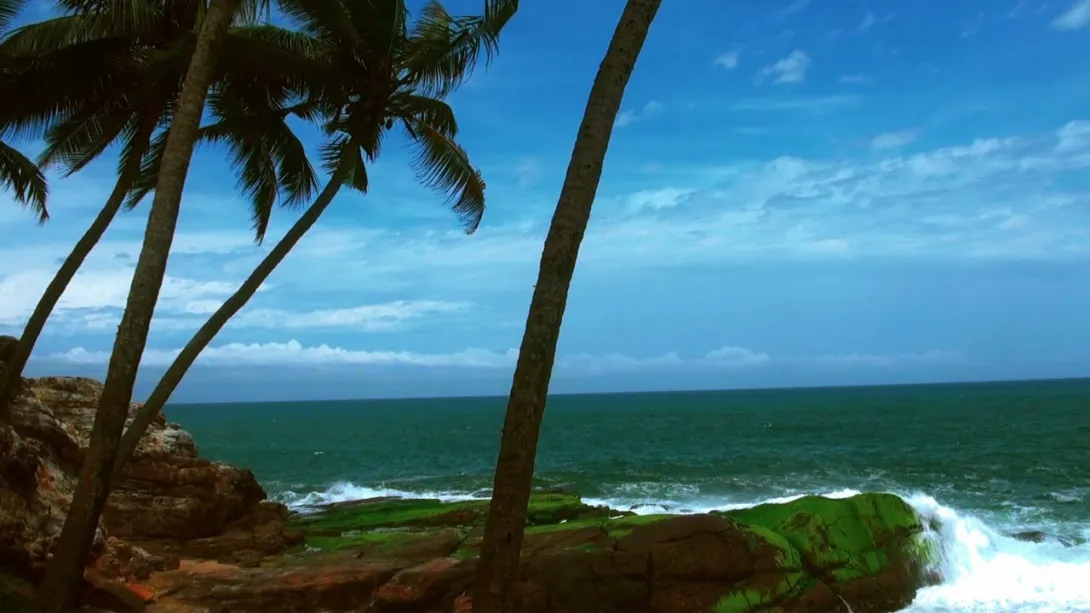 അടിമലത്തുറ ബീച്ച്