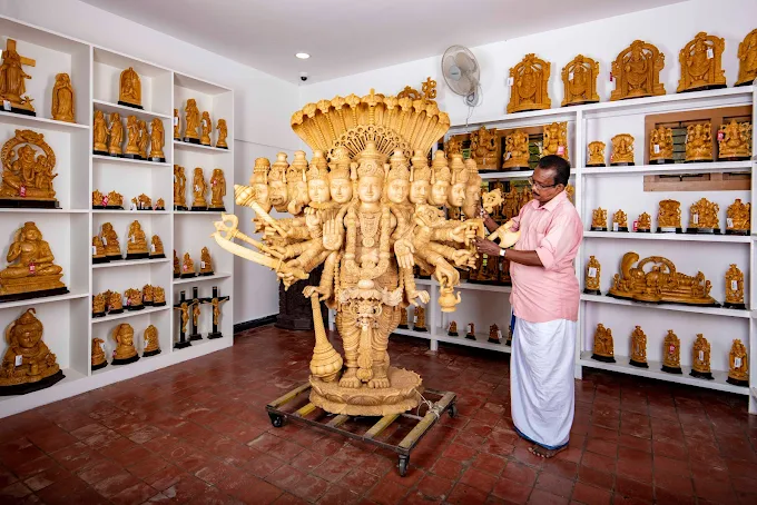 ആർട്ട്സ് & ക്രാഫ്സ്റ്റ് വില്ലേജ്
