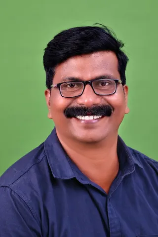 സുനിൽകുമാർ വി