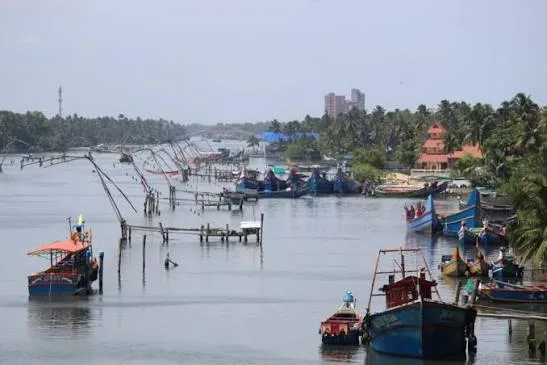 കായംകുളം കായല്‍ 