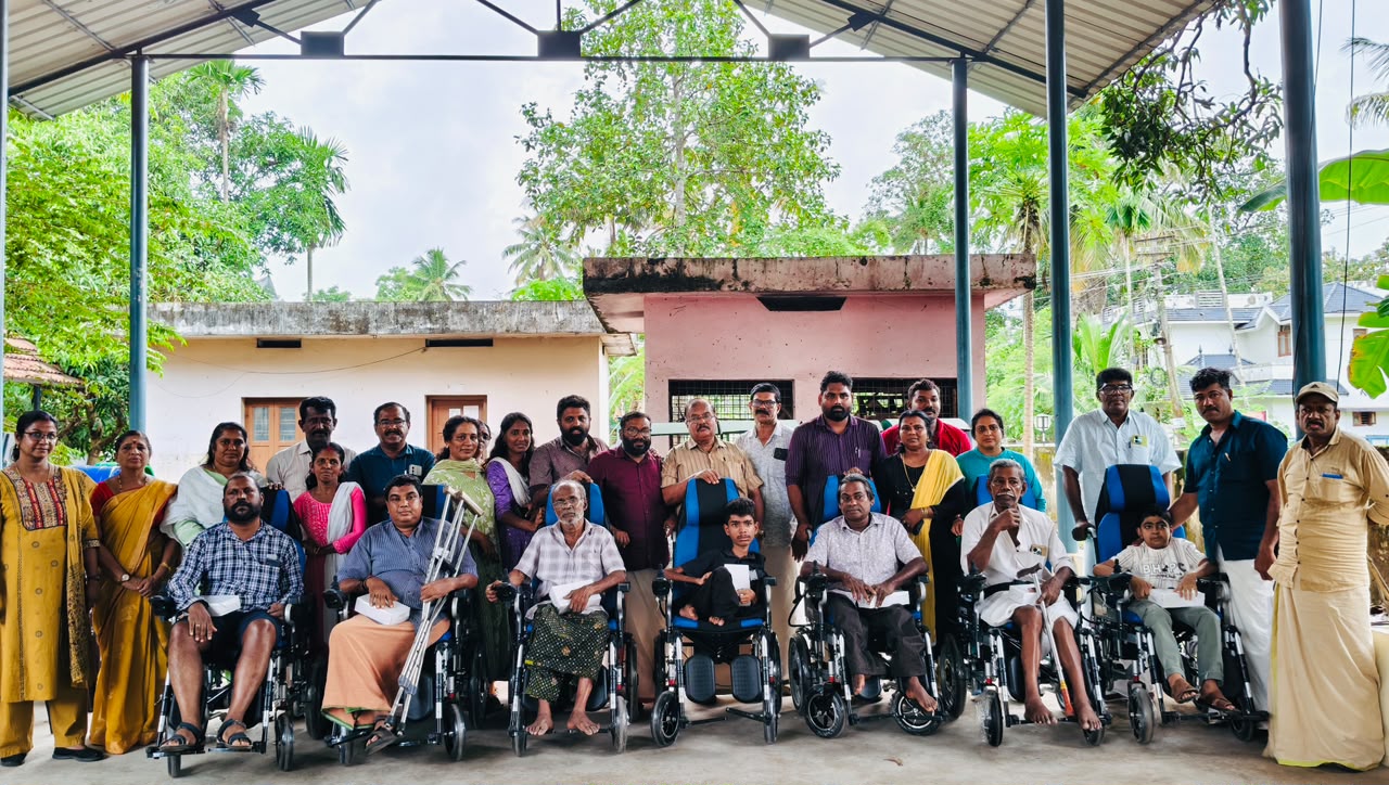 ഭിന്നശേഷിക്കാർക്ക് സഹായഉപകരണങ്ങൾ വിതരണം ചെയ്തു.