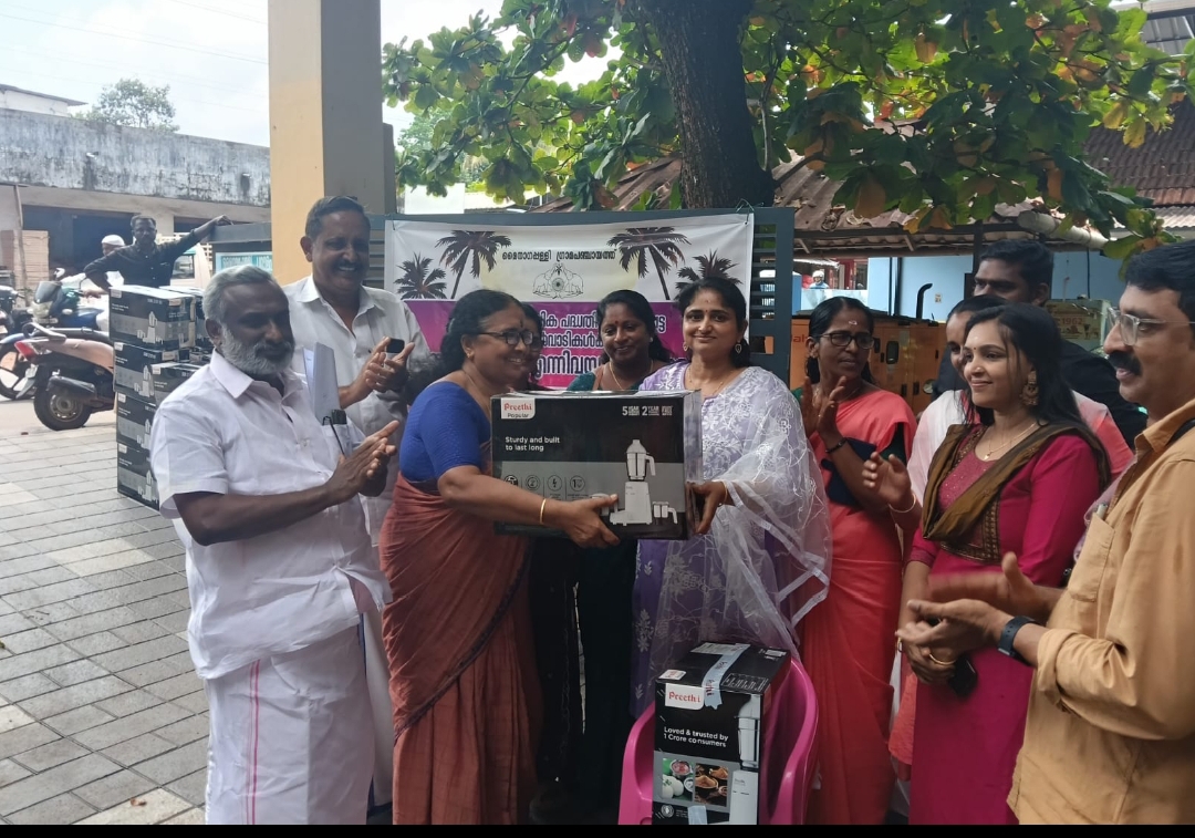 മൈനാഗപ്പള്ളി ഗ്രാമപഞ്ചായത്തിൽ  വിവിധ അംഗൻവാടികളിലേക്കു മിക്സി വിതരണം നടത്തി 