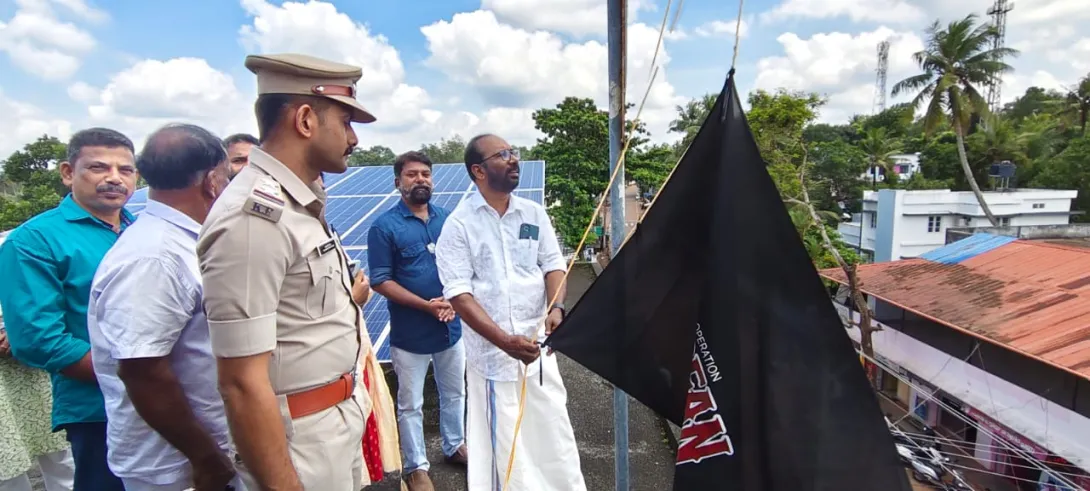 ഓപ്പറേഷൻ തൂഫാൻ (രണ്ടാംഘട്ടം) -തദ്ദേശകം-പതാക ഉയർത്തൽ