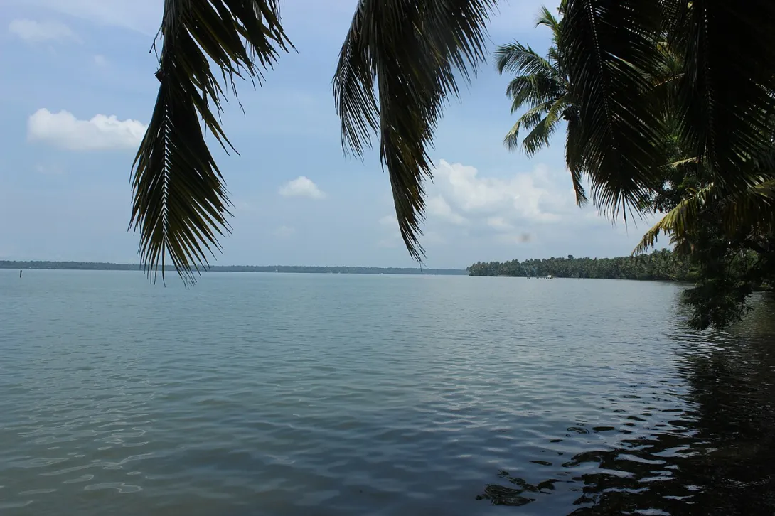 അഷ്ടമുടി കായൽ 