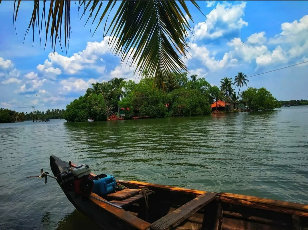 അഷ്ടമുടി കായൽ