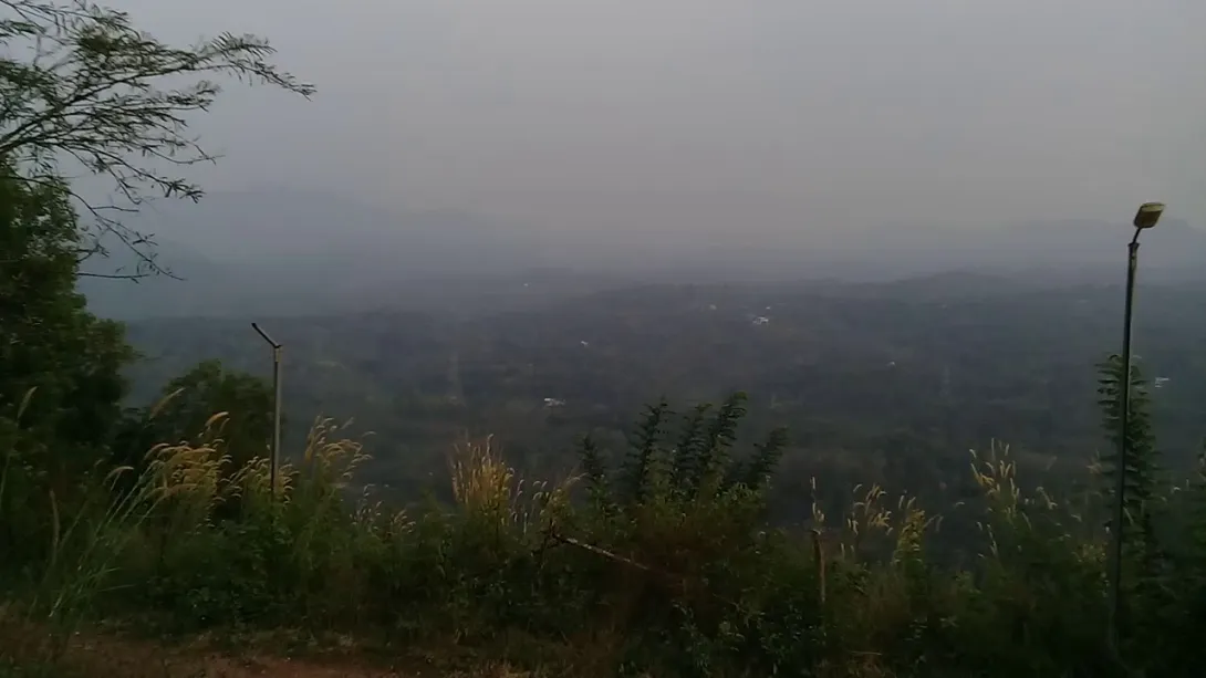 അപ്പൂപ്പന്‍കുന്ന്, കണ്ണങ്കോട്