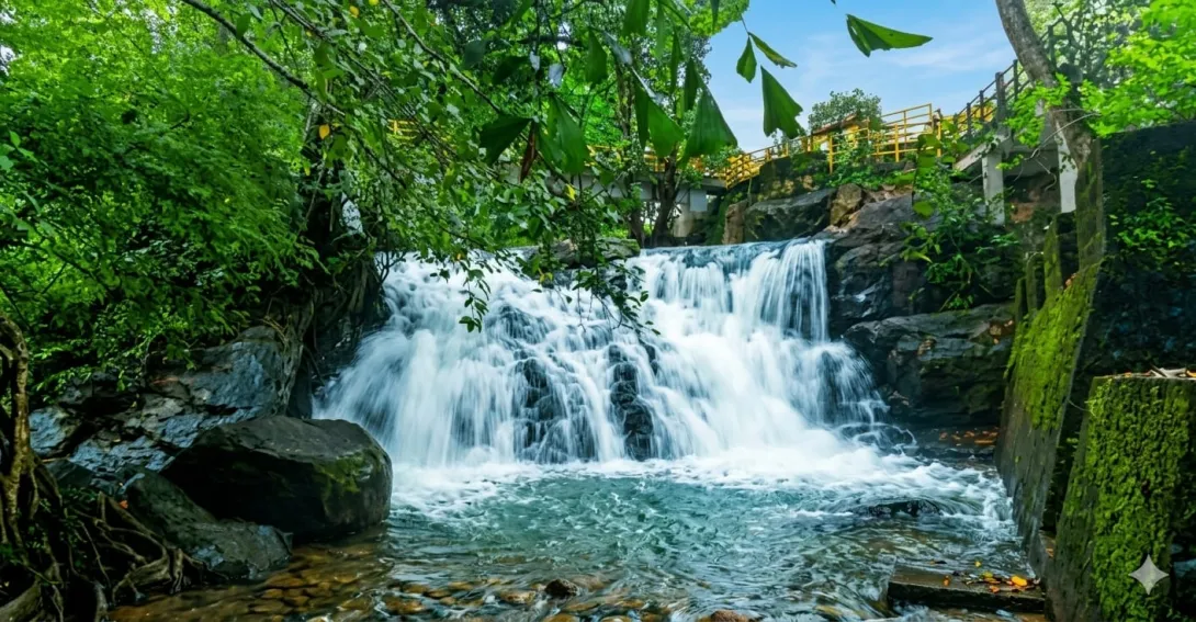 മീൻമുട്ടി വെള്ളച്ചാട്ടം 
