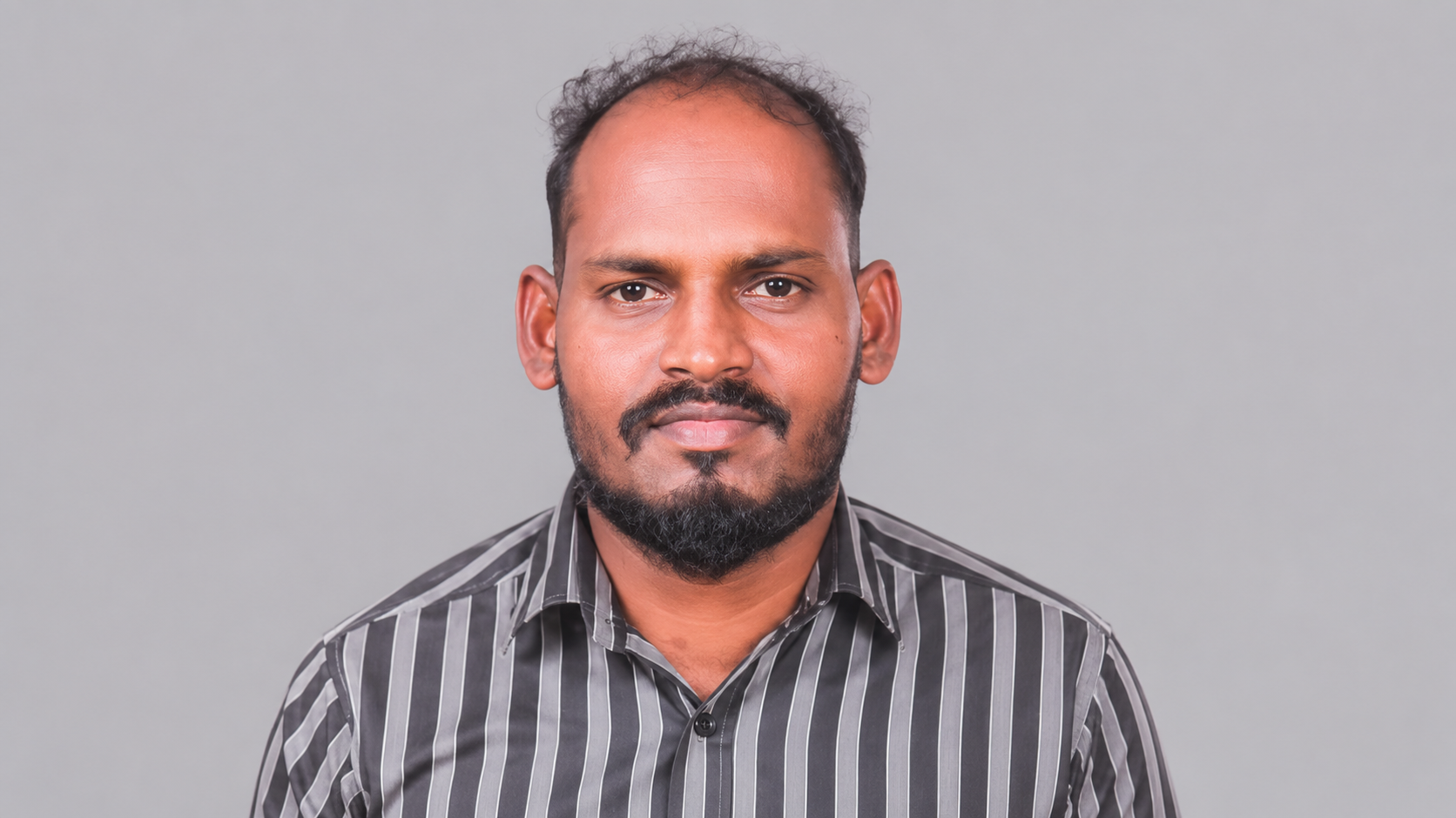 സതീഷ് ബി