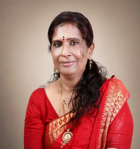 നീന സുരേഷ്