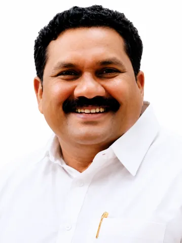 ഐക്കര ഉണ്ണിക്കൃഷ്ണന്‍