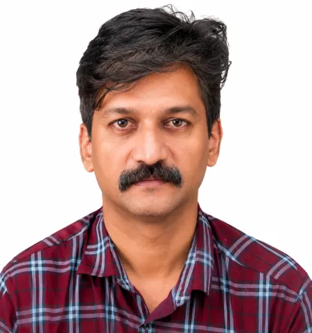 മനോജ് വി