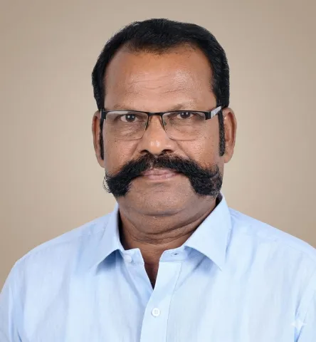 മുരളീധരൻ നായർ എൽ 