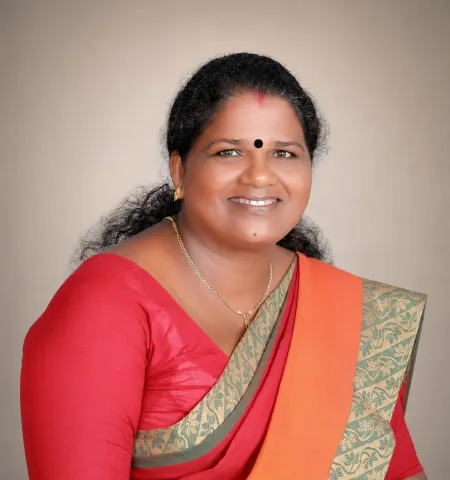 ലത പി
