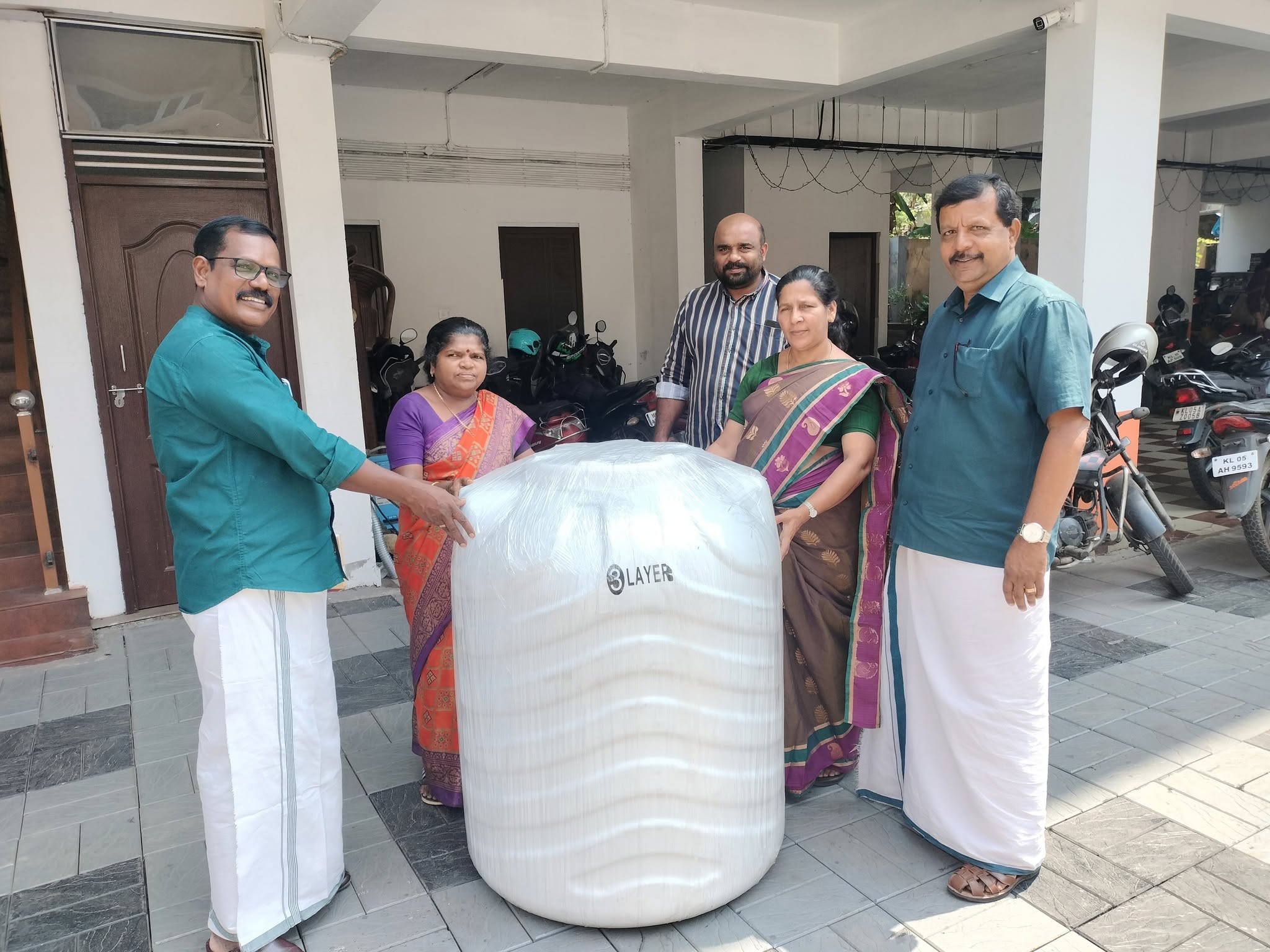 വാട്ടര് ടാങ്ക്