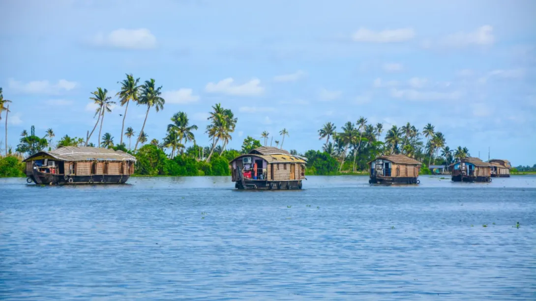 ഹൌസ് ബോട്ട്
