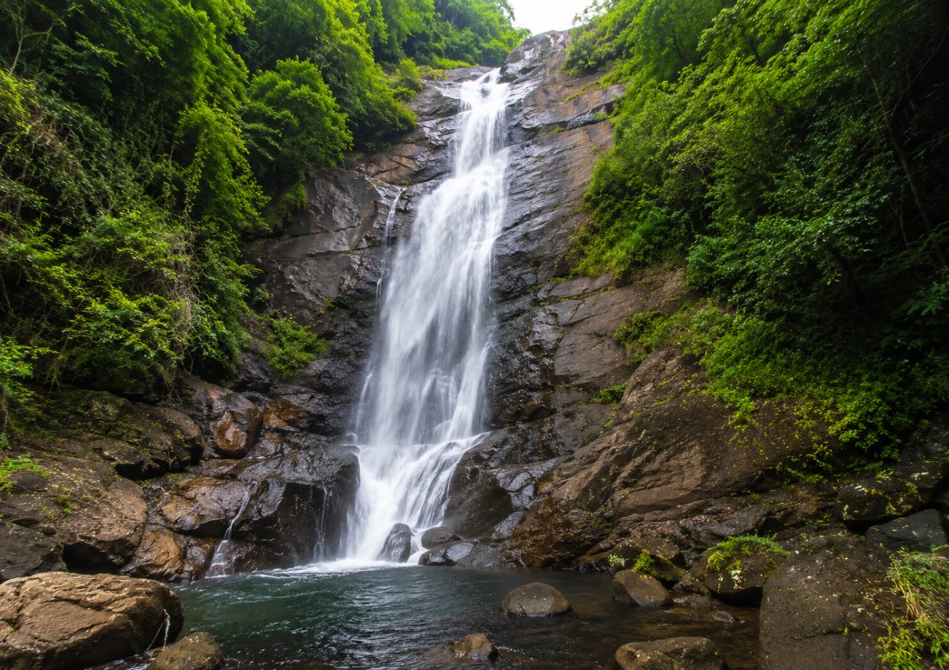 മാര്‍മല അരുവി