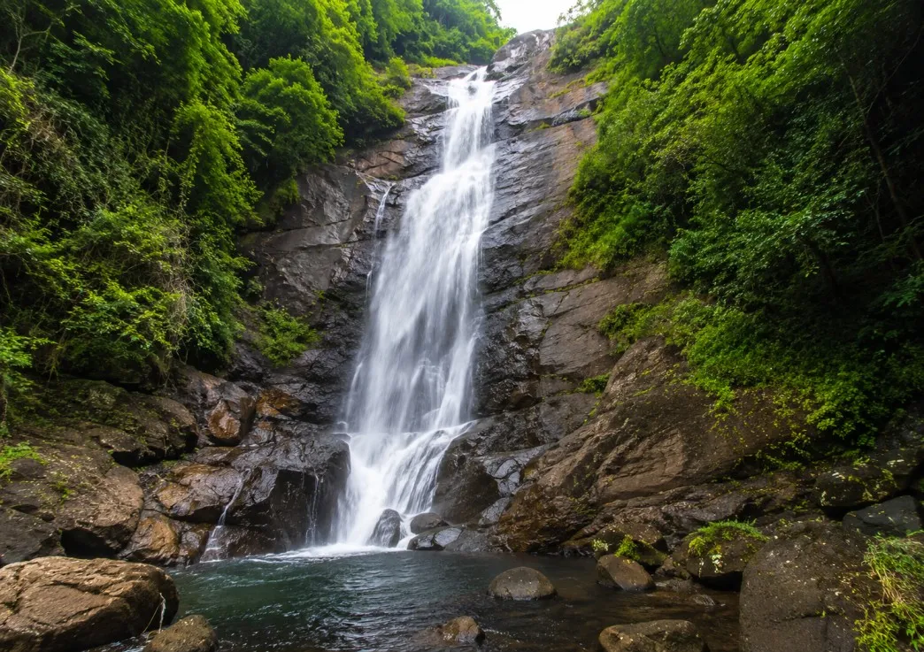 മാര്‍മല അരുവി