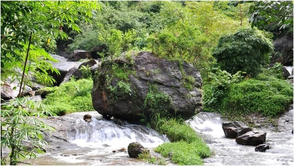 ഞണ്ടിറുക്കി വെളളച്ചാട്ടം