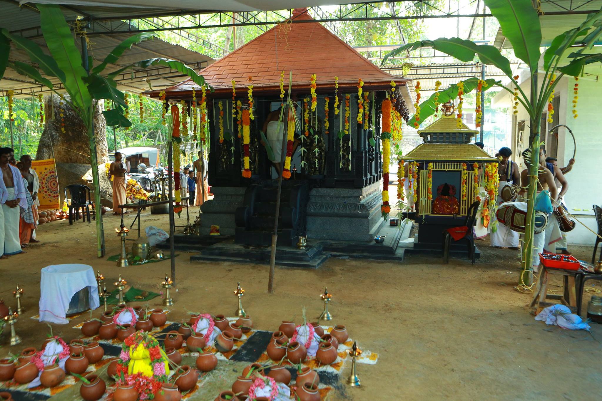 കരിമ്പനക്കാവ്