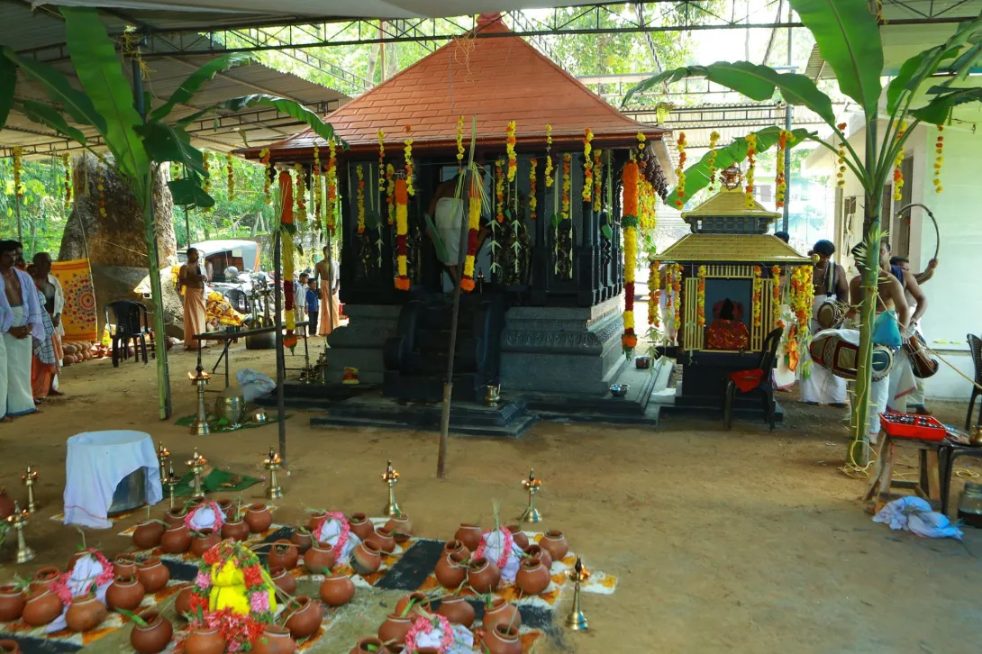 കരിമ്പനക്കാവ് ക്ഷേത്രം