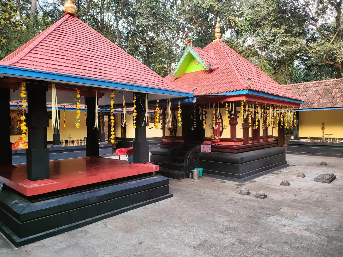 അമ്പമറ്റത്തിൽ ശ്രീ ദക്ഷിണ കുരുമ്പ ദേവി ക്ഷേത്രം