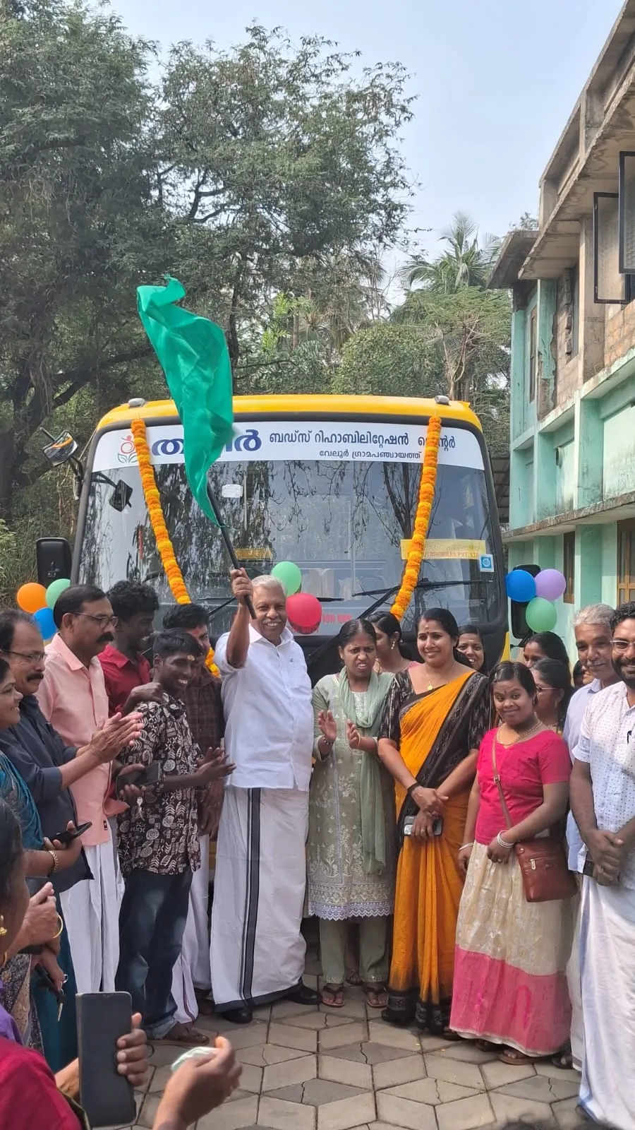 ബഡ്‌സ് സ്കൂൾ ബസ് ഉദ്ഘാടനം ചെയ്തു .
