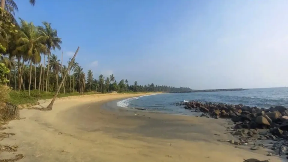 ഏത്തായ് ബീച്ച് 