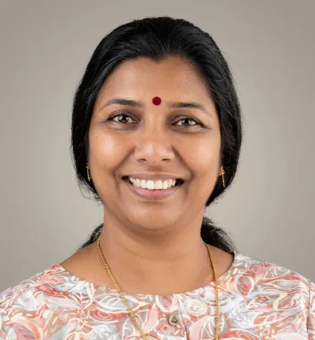 നീന സുഭാഷ്