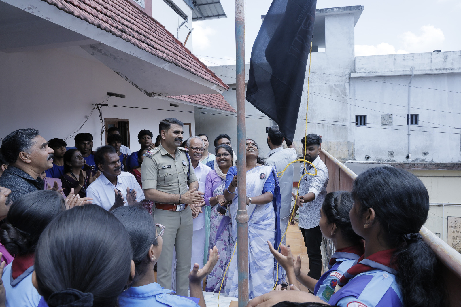 തൂഫാൻ പതാക ഉയർത്തൽ