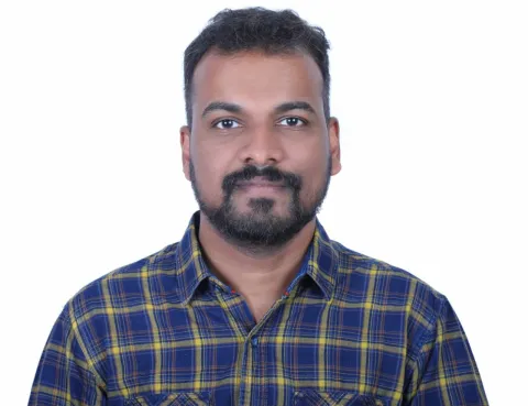 അഖിലേഷ് യു.എസ് 