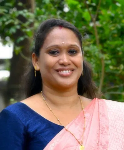 ലത സുനില്‍കുമാര്‍