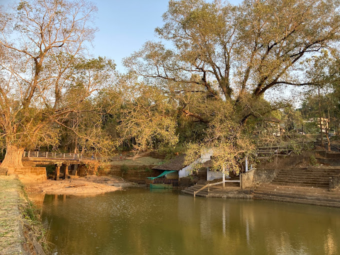 THIRUMANDHAMKUNNU AMBALAKADAVU