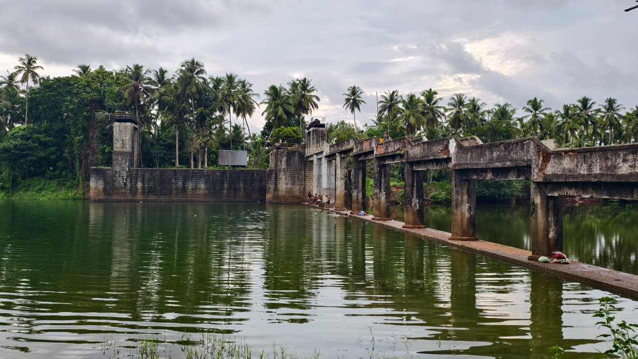 മണ്ണെട്ടാംപാറ ദൂര ചിത്രം