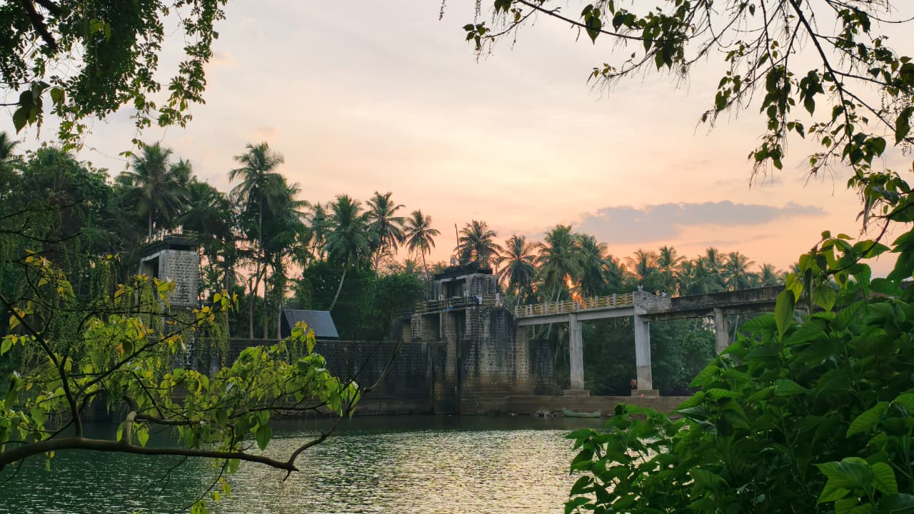 മണ്ണെട്ടാംപാറ ദൂര ചിത്രം