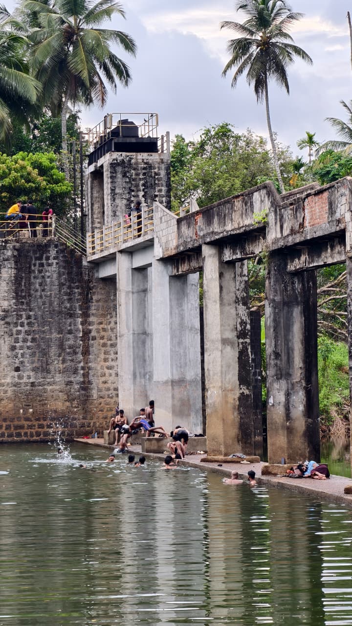മണ്ണെട്ടാംപാറ ദൂര ചിത്രം